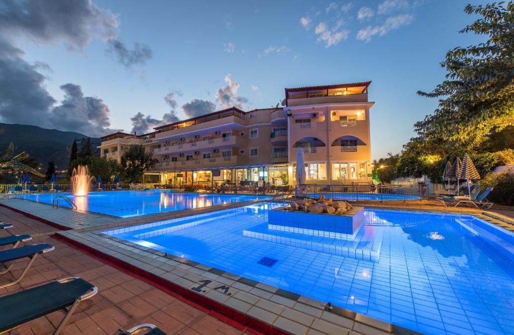 Koukounaria Hotel and Suites fotografia 1