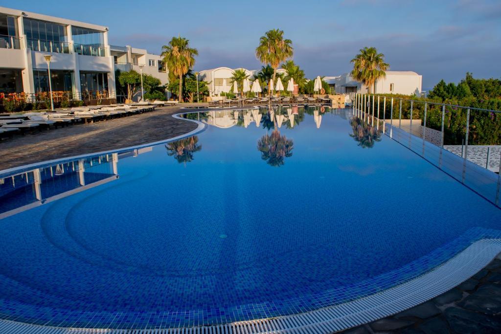 Theo Sunset Bay Hotel fotografia 1