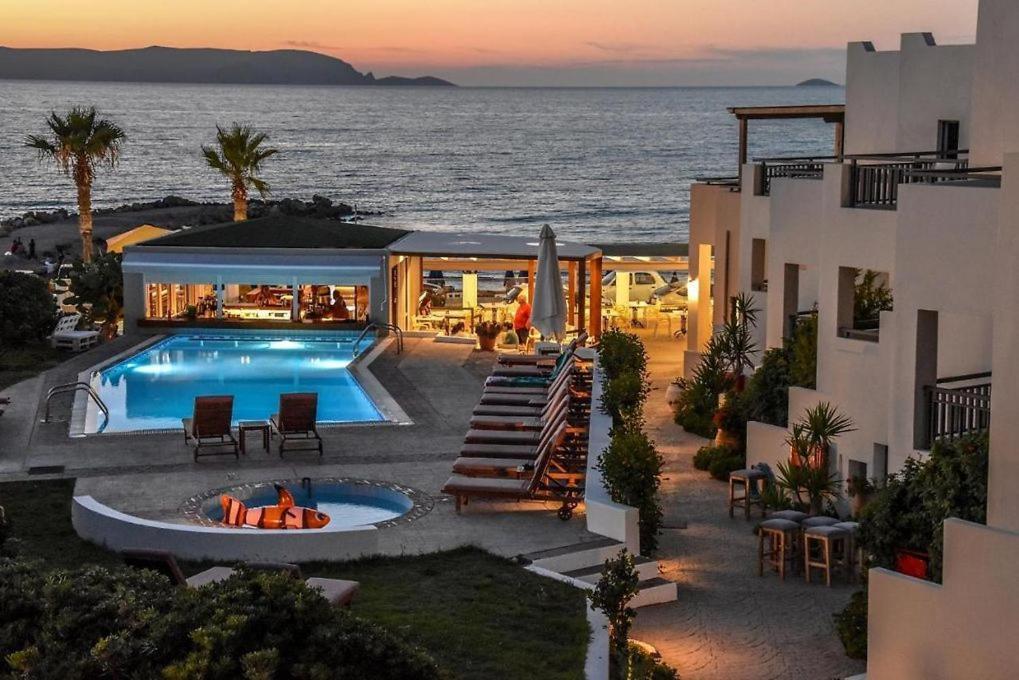 Yria Beach Hotel fotografia 1