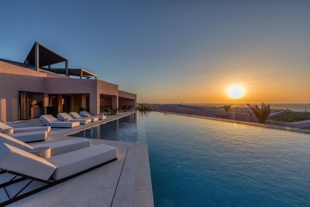Domes Novos Santorini Resort, Autograph Collection fotografia 1